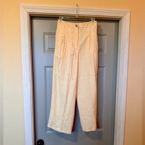 Topshop Pants - Top Shop yellow pleated slacks